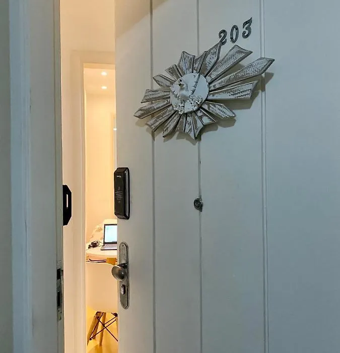 Apartamento Encantador Leme - Prédio na Orla-1
