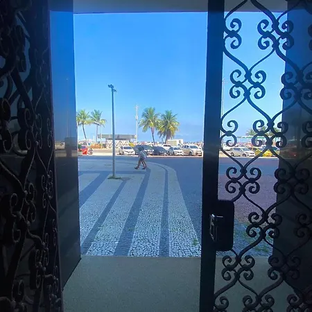Apartamento Encantador Leme - Prédio na Orla-3