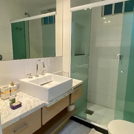 Apartamento Encantador Leme - Prédio na Orla-2